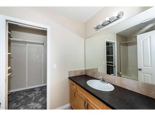 7 Saddlecrest Terrace Ne, Calgary, AB - Indoor Photo Showing Bathroom