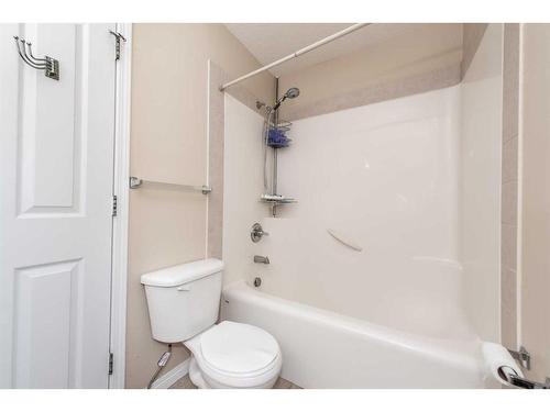 7 Saddlecrest Terrace Ne, Calgary, AB - Indoor Photo Showing Bathroom