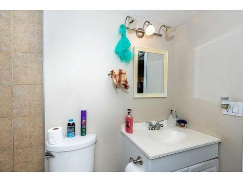 7 Saddlecrest Terrace Ne, Calgary, AB - Indoor Photo Showing Bathroom