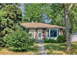 75 Hounslow Drive NW Calgary, AB T2K 2E3