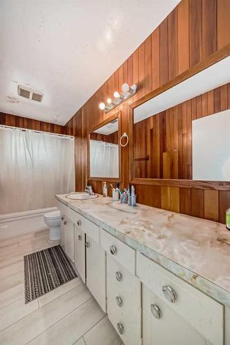 75 Hounslow Drive Nw, Calgary, AB - Indoor Photo Showing Bathroom