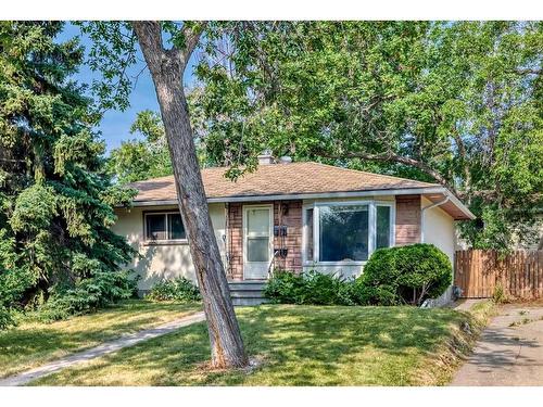 75 Hounslow Drive Nw, Calgary, AB - Outdoor