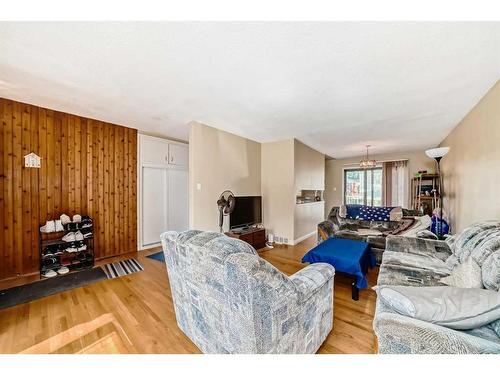 75 Hounslow Drive Nw, Calgary, AB - Indoor Photo Showing Living Room