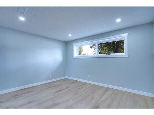 412 Pinegreen Close Ne, Calgary, AB - Indoor Photo Showing Other Room