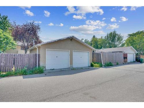 412 Pinegreen Close Ne, Calgary, AB - Outdoor