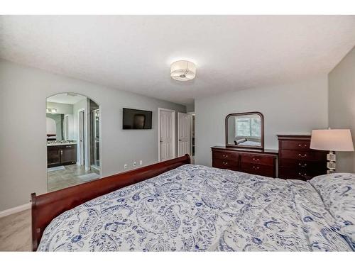 109 Brightonwoods Crescent Se, Calgary, AB - Indoor Photo Showing Bedroom