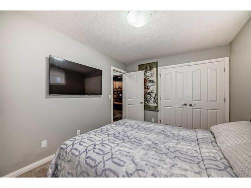 109 Brightonwoods Crescent Se, Calgary, AB - Indoor Photo Showing Bedroom