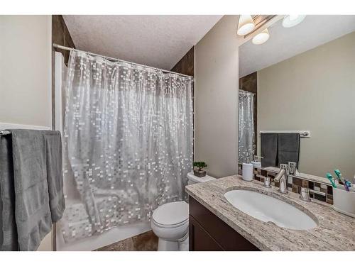 109 Brightonwoods Crescent Se, Calgary, AB - Indoor Photo Showing Bathroom