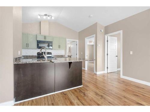 13202-2781 Chinook Winds Drive Sw, Airdrie, AB - Indoor Photo Showing Kitchen With Upgraded Kitchen