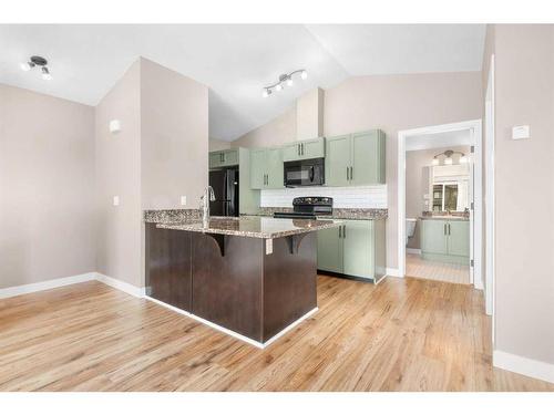 13202-2781 Chinook Winds Drive Sw, Airdrie, AB - Indoor Photo Showing Kitchen With Upgraded Kitchen