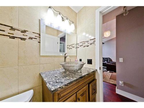 141 Falshire Close Ne, Calgary, AB - Indoor Photo Showing Bathroom