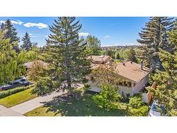 35 Glenview Drive SW Calgary, AB T3E 4H4