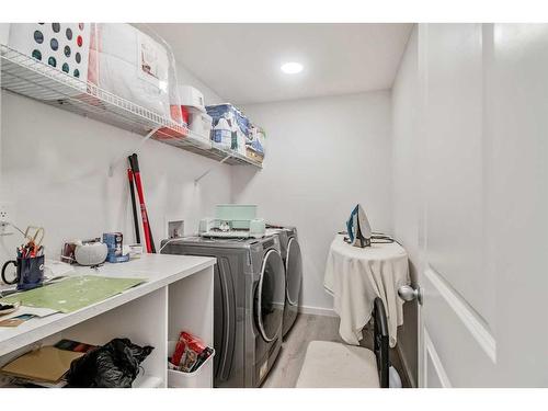 201 Walgrove Boulevard Se, Calgary, AB - Indoor Photo Showing Laundry Room