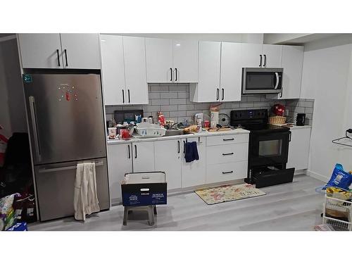 201 Walgrove Boulevard Se, Calgary, AB - Indoor Photo Showing Kitchen