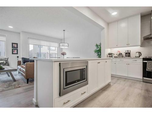 201 Walgrove Boulevard Se, Calgary, AB - Indoor Photo Showing Kitchen