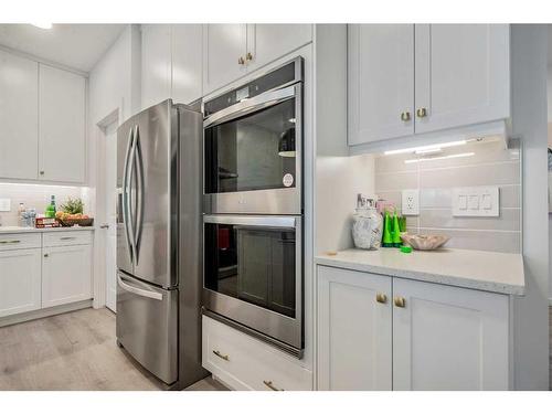 201 Walgrove Boulevard Se, Calgary, AB - Indoor Photo Showing Kitchen