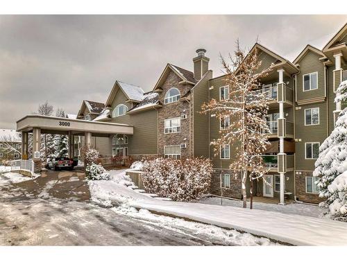 3324-3000 Millrise Point Sw, Calgary, AB - Outdoor