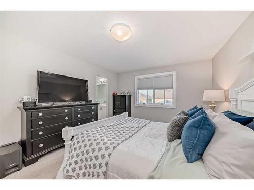 48 Nolanhurst Crescent Nw, Calgary, AB - Indoor Photo Showing Bedroom