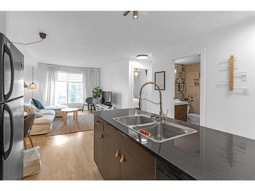 404-2221 14 Street Sw, Calgary, AB - Indoor Photo Showing Kitchen With Double Sink