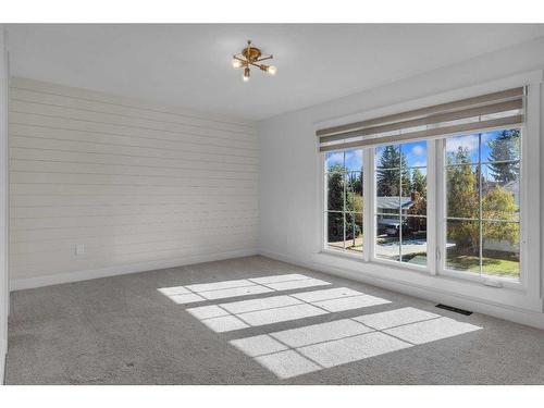 5528 Dalhart Hill Nw, Calgary, AB - Indoor Photo Showing Other Room