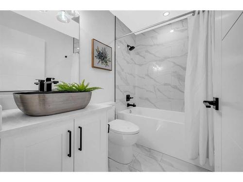 1028 Lake Ontario Drive Se, Calgary, AB - Indoor Photo Showing Bathroom