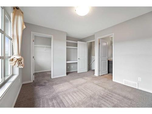 205 Evansridge Park Nw, Calgary, AB - Indoor Photo Showing Other Room