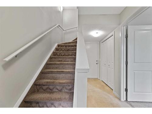 205 Evansridge Park Nw, Calgary, AB - Indoor Photo Showing Other Room