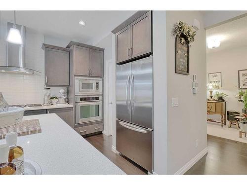 116 Sunset Manor, Cochrane, AB - Indoor Photo Showing Kitchen