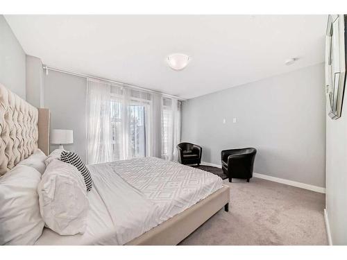 1-1714 Kensington Road Nw, Calgary, AB - Indoor Photo Showing Bedroom