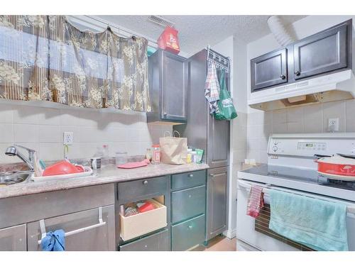 81 Taravista Way Ne, Calgary, AB - Indoor Photo Showing Kitchen