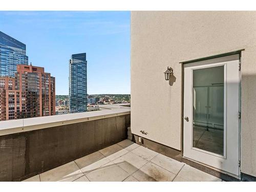 2003-1111 6 Avenue Sw, Calgary, AB - Outdoor With Balcony With Exterior