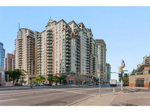 2003-1111 6 Avenue Sw, Calgary, AB - Outdoor With Balcony With Facade