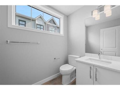 599 Mahogany Road Se, Calgary, AB - Indoor Photo Showing Bathroom