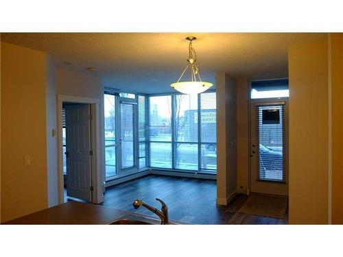 402-315 3 Street Se, Calgary, AB - Indoor Photo Showing Other Room