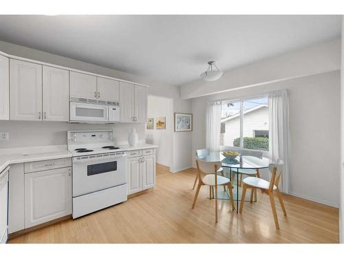 5852 Dalmead Crescent Nw, Calgary, AB - Indoor Photo Showing Kitchen