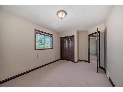 16 Kincora Hill Nw, Calgary, AB - Indoor Photo Showing Other Room