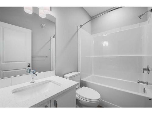 607 Mahogany Road Se, Calgary, AB - Indoor Photo Showing Bathroom