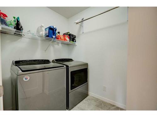 608 Monterey Drive Se, High River, AB - Indoor Photo Showing Laundry Room