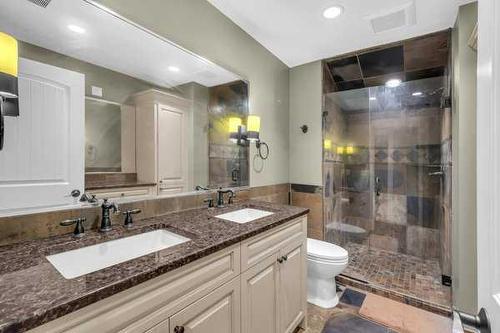 10909 Eamon Road Nw, Calgary, AB - Indoor Photo Showing Bathroom