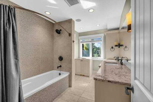 10909 Eamon Road Nw, Calgary, AB - Indoor Photo Showing Bathroom