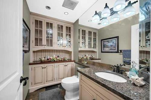 10909 Eamon Road Nw, Calgary, AB - Indoor Photo Showing Bathroom