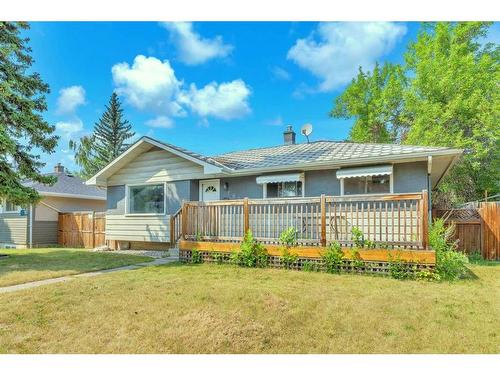 364 Westwood Drive Sw, Calgary, AB - Outdoor