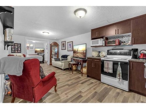 364 Westwood Drive Sw, Calgary, AB - Indoor