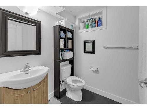 364 Westwood Drive Sw, Calgary, AB - Indoor Photo Showing Bathroom