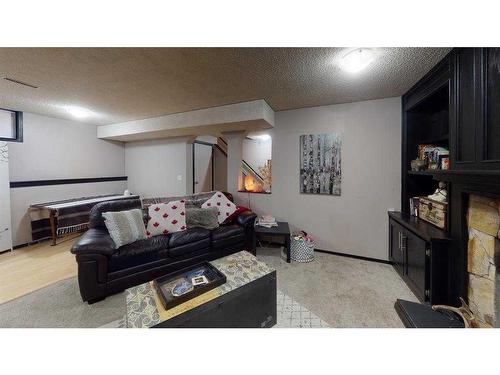 121 Sunbank Way Se, Calgary, AB - Indoor