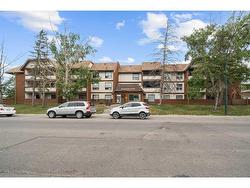 110-1712 38 Street SE Calgary, AB T2A 1H1