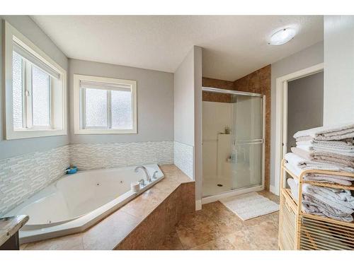 168 Kinniburgh Boulevard, Chestermere, AB - Indoor Photo Showing Bathroom