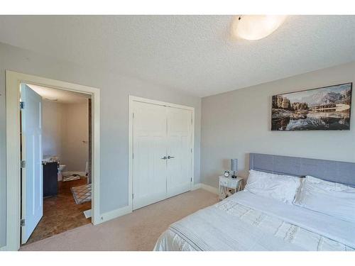 168 Kinniburgh Boulevard, Chestermere, AB - Indoor Photo Showing Bedroom