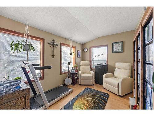 4902 51 Avenue, Olds, AB - Indoor