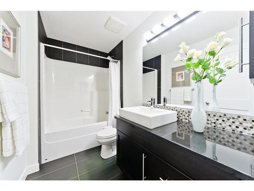 84 Aspen Dale Way Sw, Calgary, AB - Indoor Photo Showing Bathroom